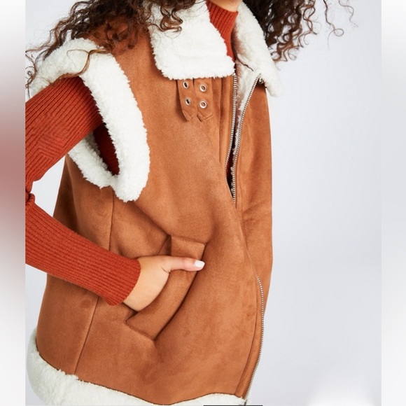 Bonded Faux Sherpa Suede Vest - Picture 3 of 5